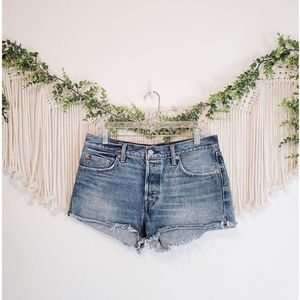 LEVI'S 501 Button Fly Raw Hem Denim Shorts sz 29